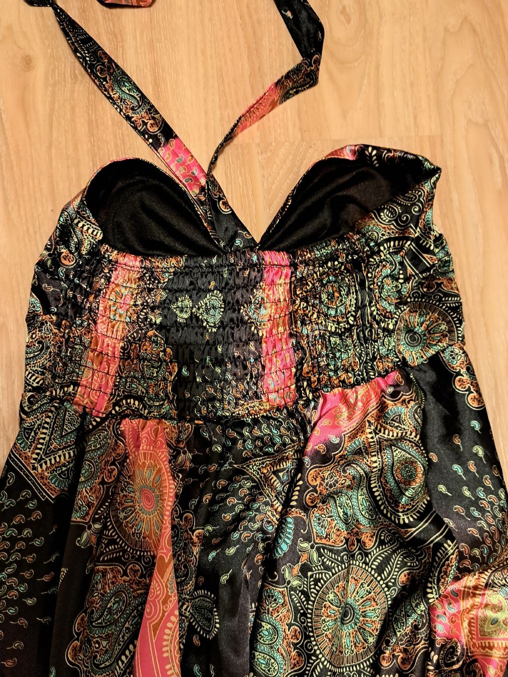 Kleider: neuwertig: schulterfreies Kleid Grösse S – Neu (gemäss Beschreibung) aus Uzwil von eri_lz5x 2