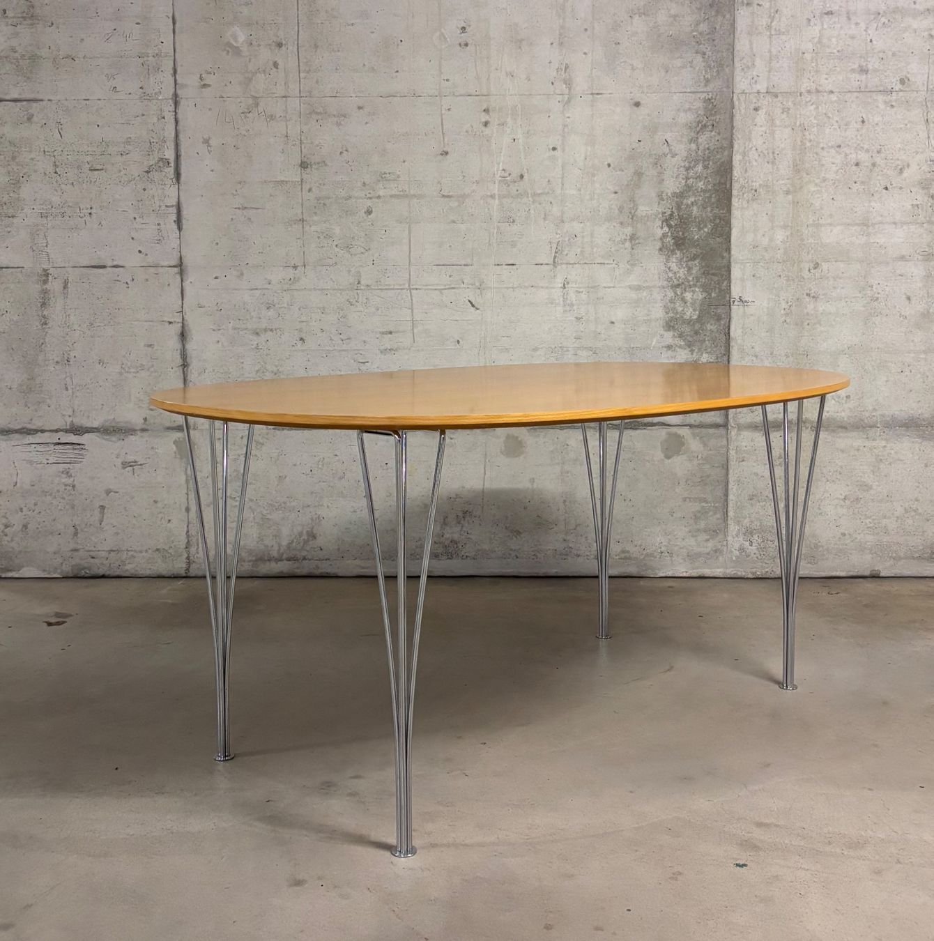 Fritz Hansen Tavoli: tisch superellipse . p hein I b mathsson . fritz hansen – Usato da Basel venduto da Rmo4000 1