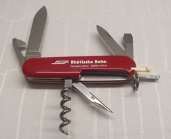 Ein Victorinox Sackmesser / OFFICIER SUISSE mit Logo