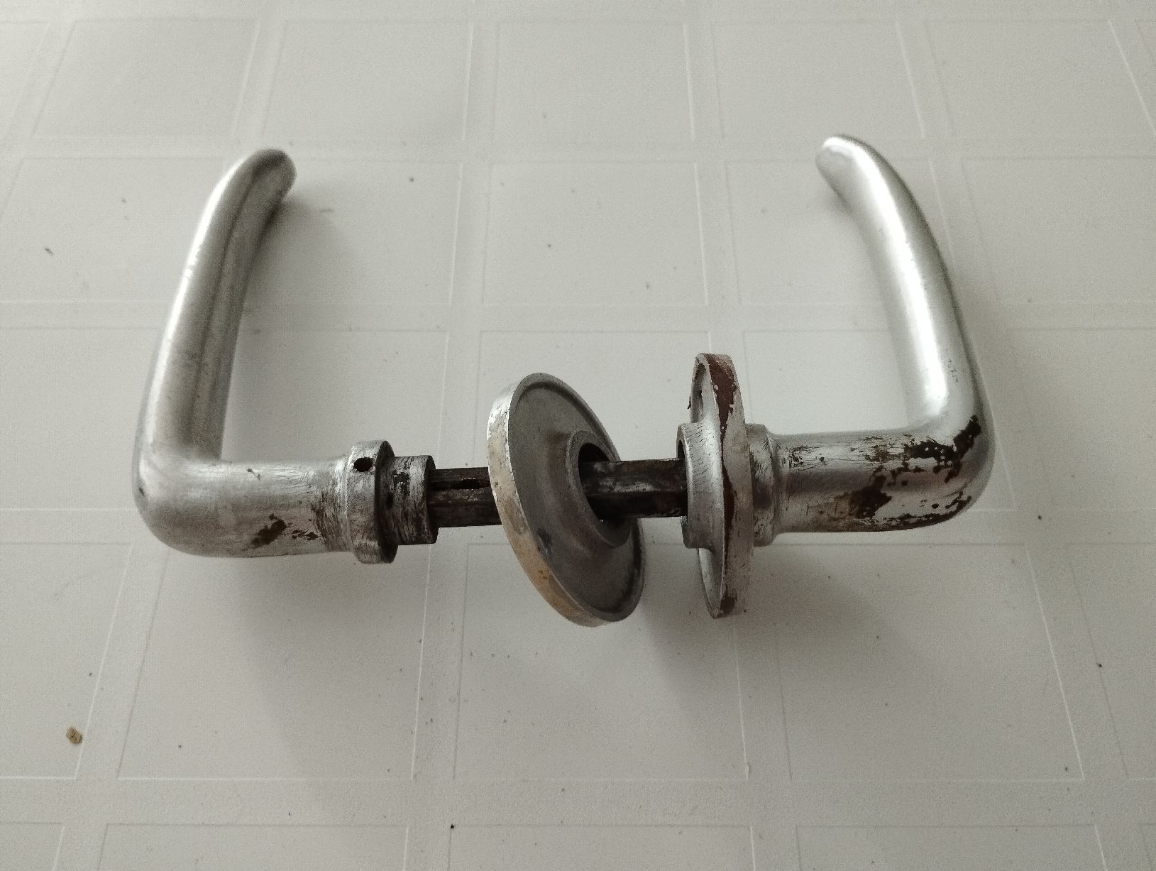 Porte: Türdrücker Garnitur Metall – Usato da Ostermundigen venduto da Dinge1 1