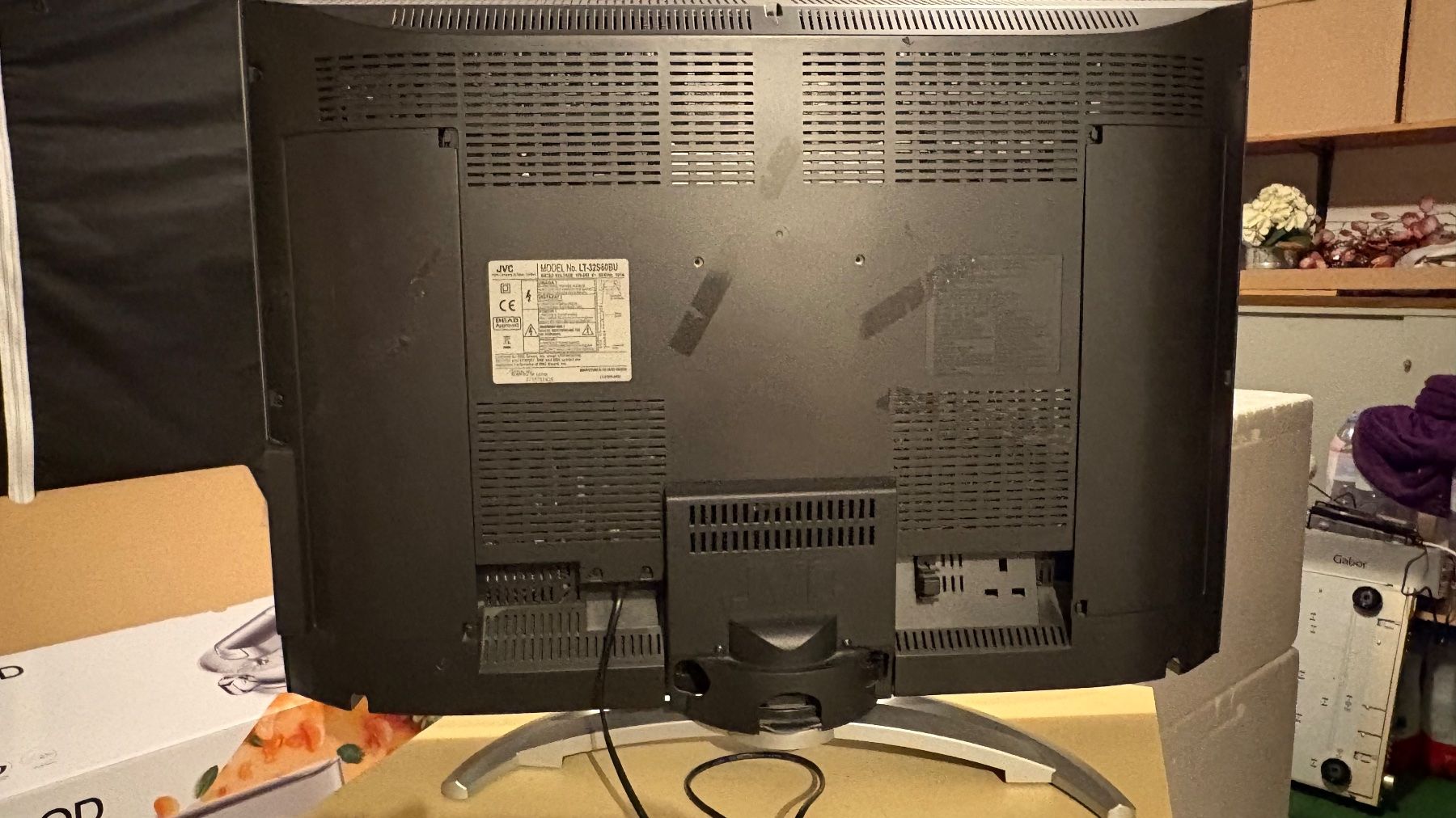 JVC Monitore: Gebrauchter Flachbildschirm – Gebraucht aus Rüegsauschachen von this_and_that 2