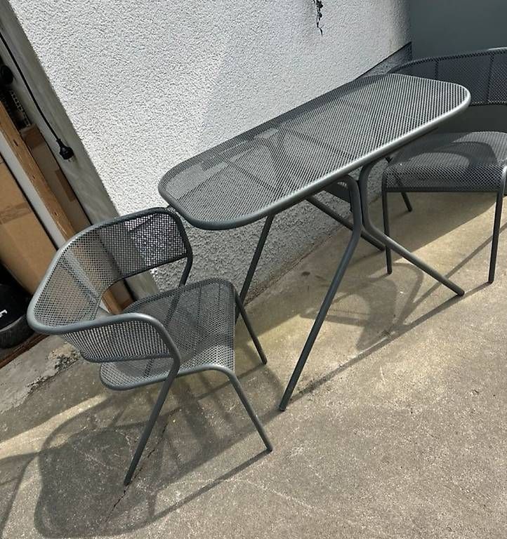 Tischset: Gartentisch und Stühle Metall anthrazit – Gebraucht aus Basel von Fionakristin