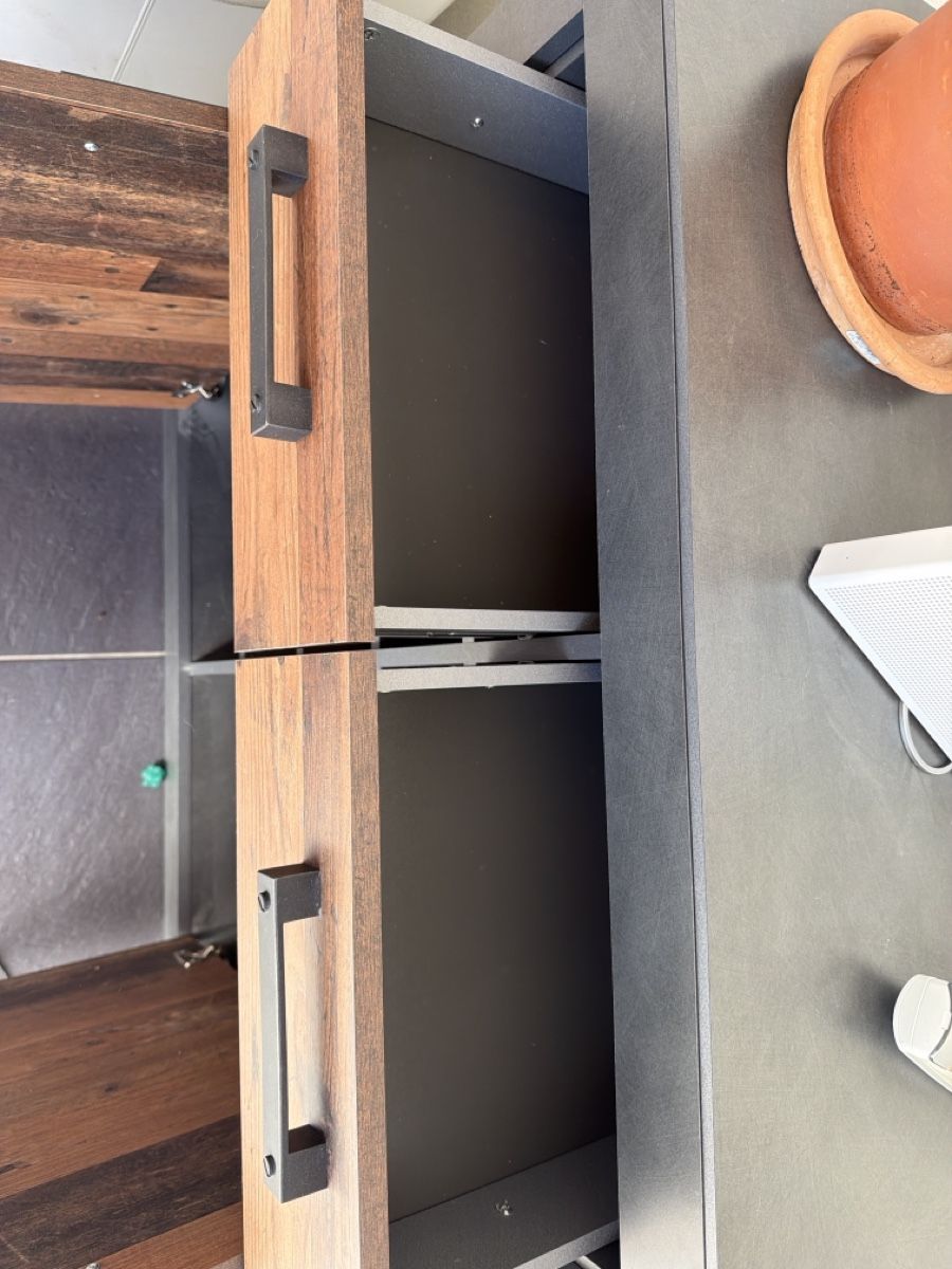 Kommoden: Schicke Kommode mit Holzfronten - modern & praktisch – Gebraucht aus Wetzikon ZH von philippe_22 1