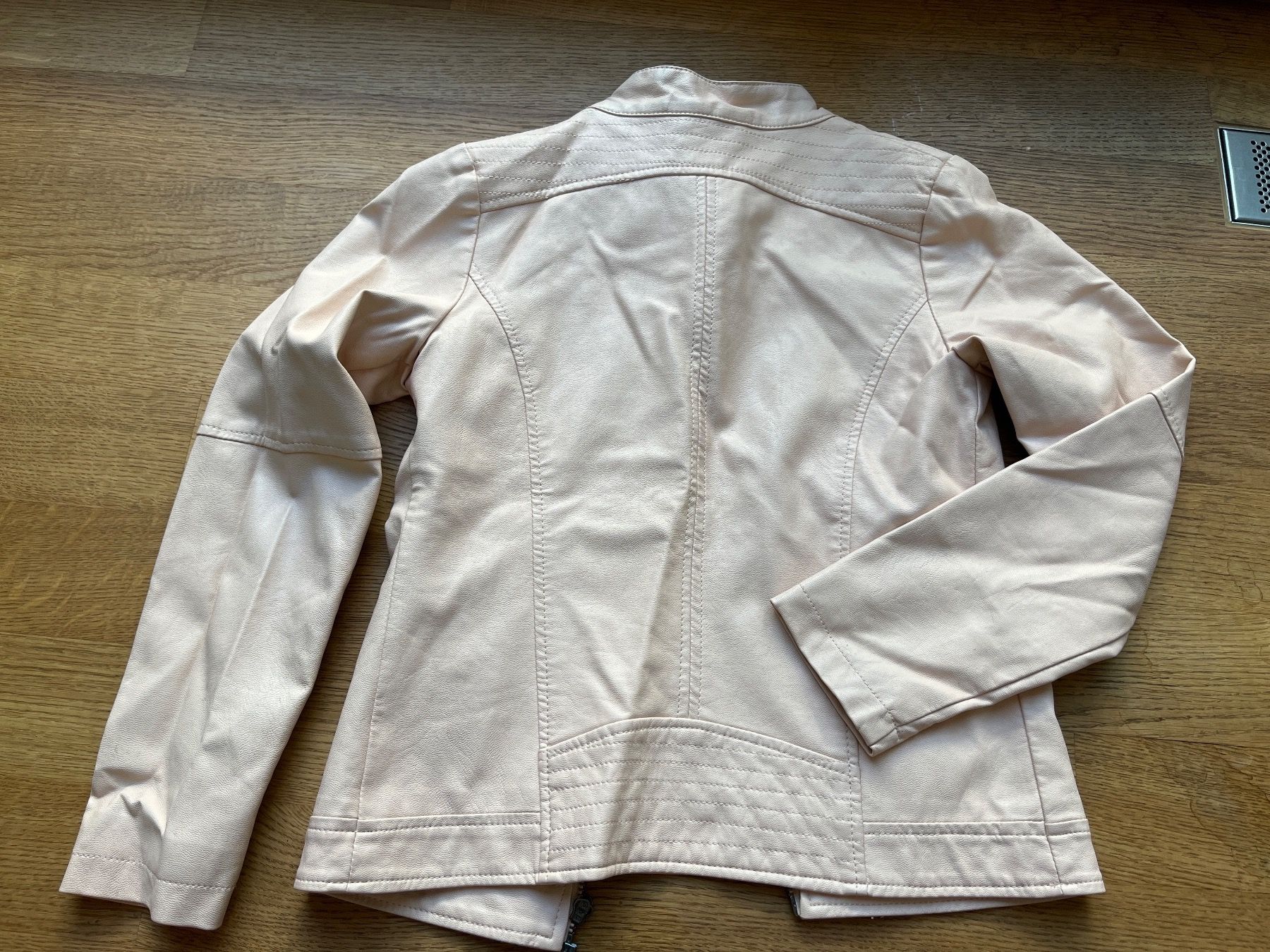 Jacken & Mäntel: Kunstlederjacke von Manor Gr. 134/140 – Gebraucht aus Baden von lupa5400 1