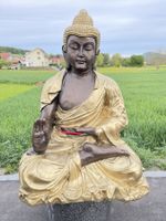 Goldene Buddha-Statue – Asiatische Gartendekoration
