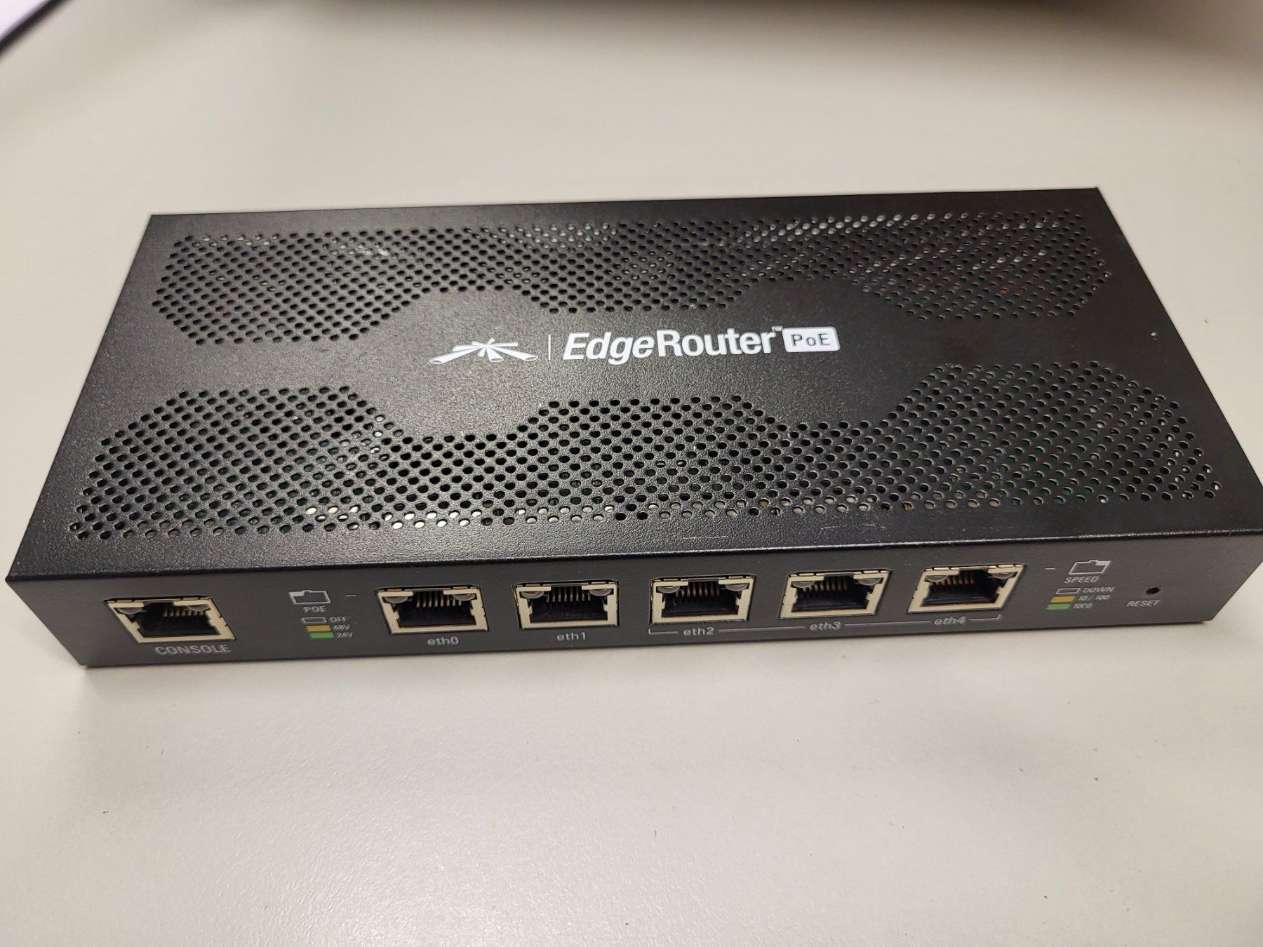 Ubiquiti Modems & Router: Routeur Ubiquiti EdgeRouter PoE-5 occasion – Gebraucht aus Sion von Bang-OlufsenSion
