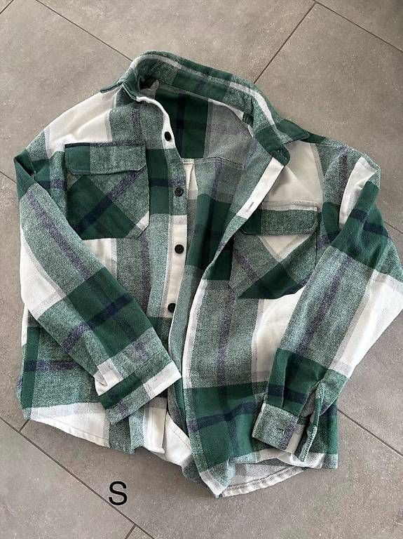 Lotti di vestiti: Männerkleider – Usato da Schönenberg TG venduto da san_8qw6 4