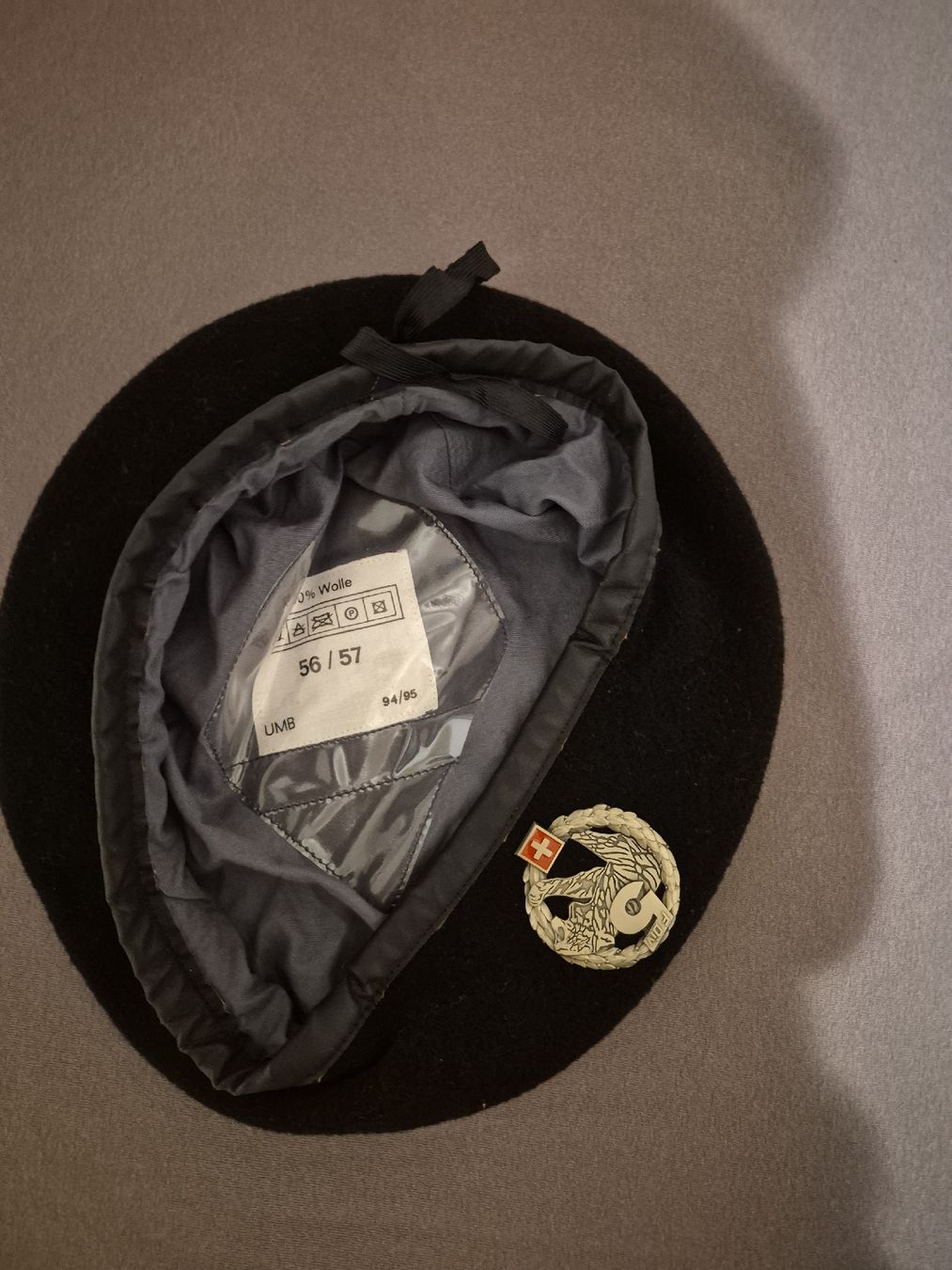 Schweizer Armee Uniformi: Originale Schweizer Armee Barett, Wolle, Grösse 56/57 – Usato da Moosleerau venduto da cameleon10