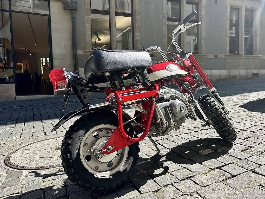 Honda Strada: Superbe "Monkey" entièrement restauré – Usato da Genève venduto da arnaudlambert