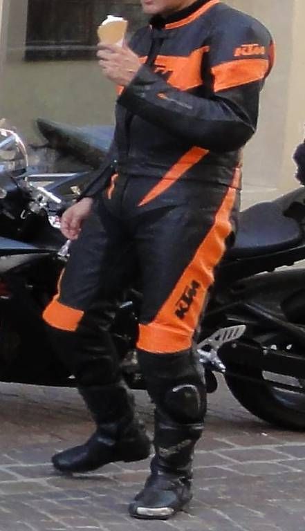 Completi: KTM Lederkombi 56 2-teilig – Usato da Widnau venduto da buc74