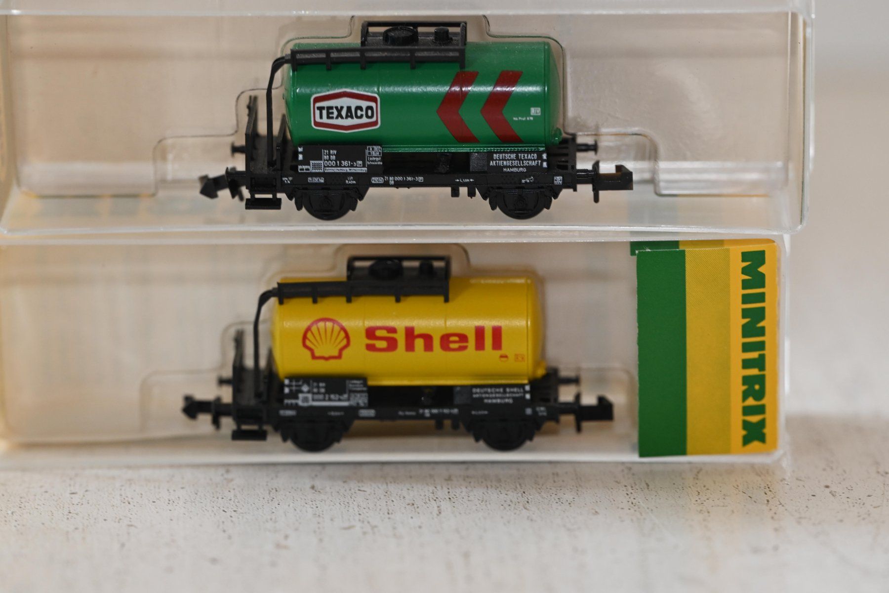 Trix Modellini di ferrovie: Minitrix Kesselwagen  Shell/Texaco Spur N mit OVP – Usato da Laupen ZH venduto da Zmoewe