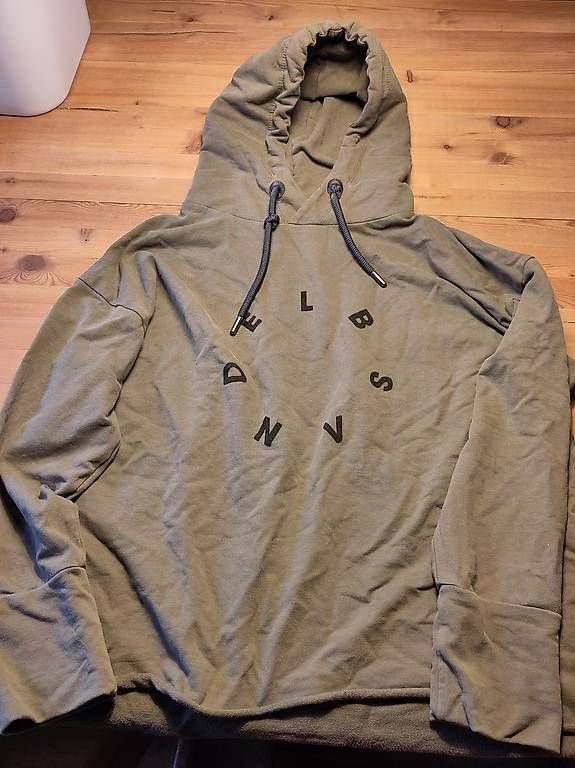Pullover & Sweatshirts: Kapuzenpullover – Gebraucht aus Widnau von ognob 1