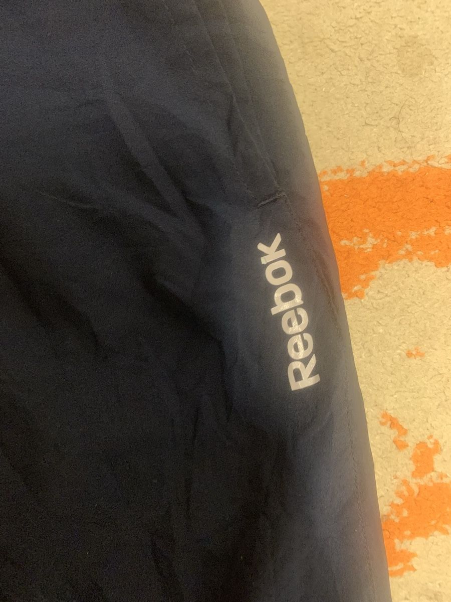 Reebok Hosen:  Reebok Trackpants, Size M  – Gebraucht aus Münchenstein von Alpinevintage 2