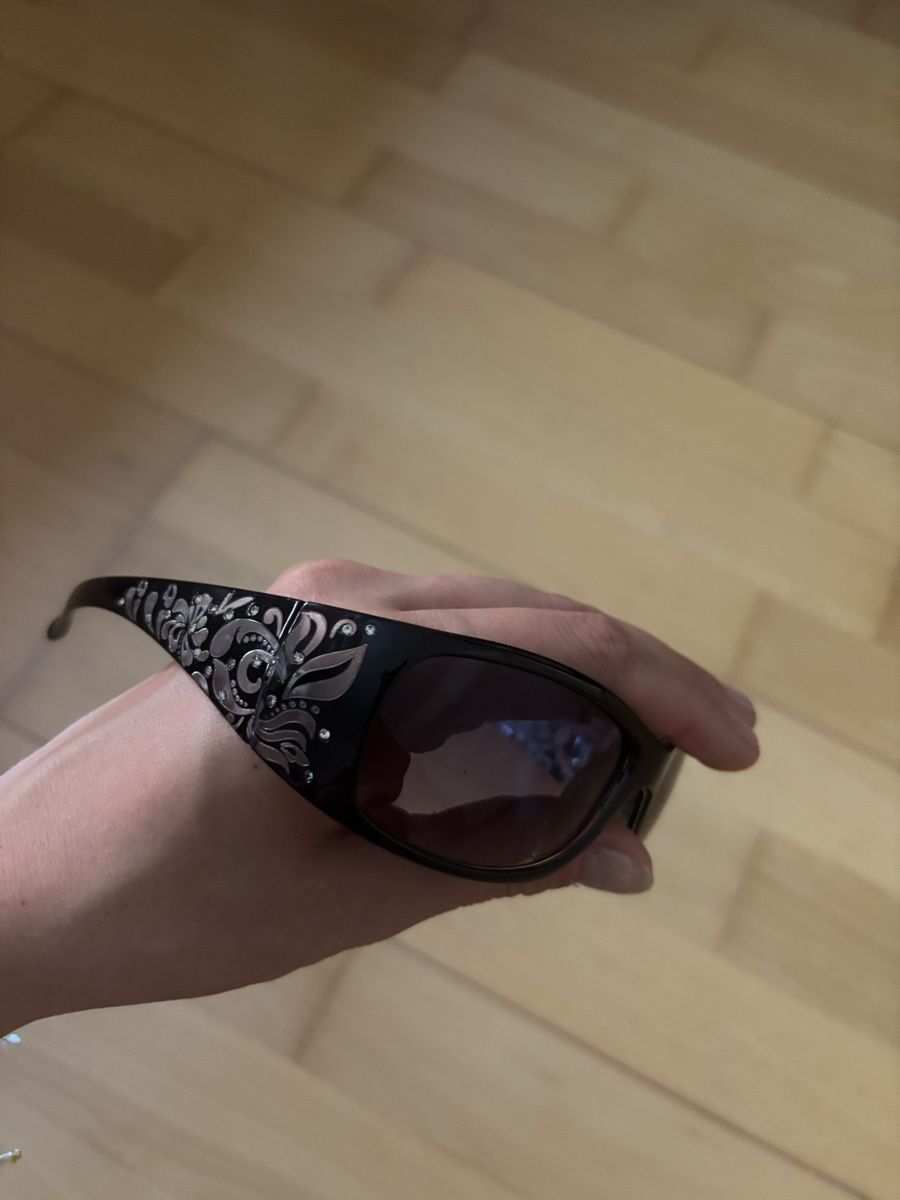 Occhiali & Lenti: Sonnenbrille- mit schönen Details – Usato da Bern venduto da ser_6vm5