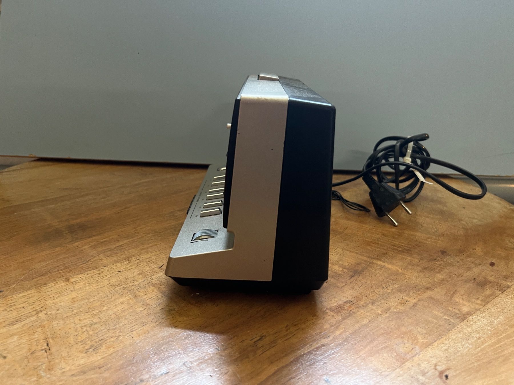Grundig Radios: Grundig Sono Clock 810 – Gebraucht aus Otelfingen von Yossi-68 1