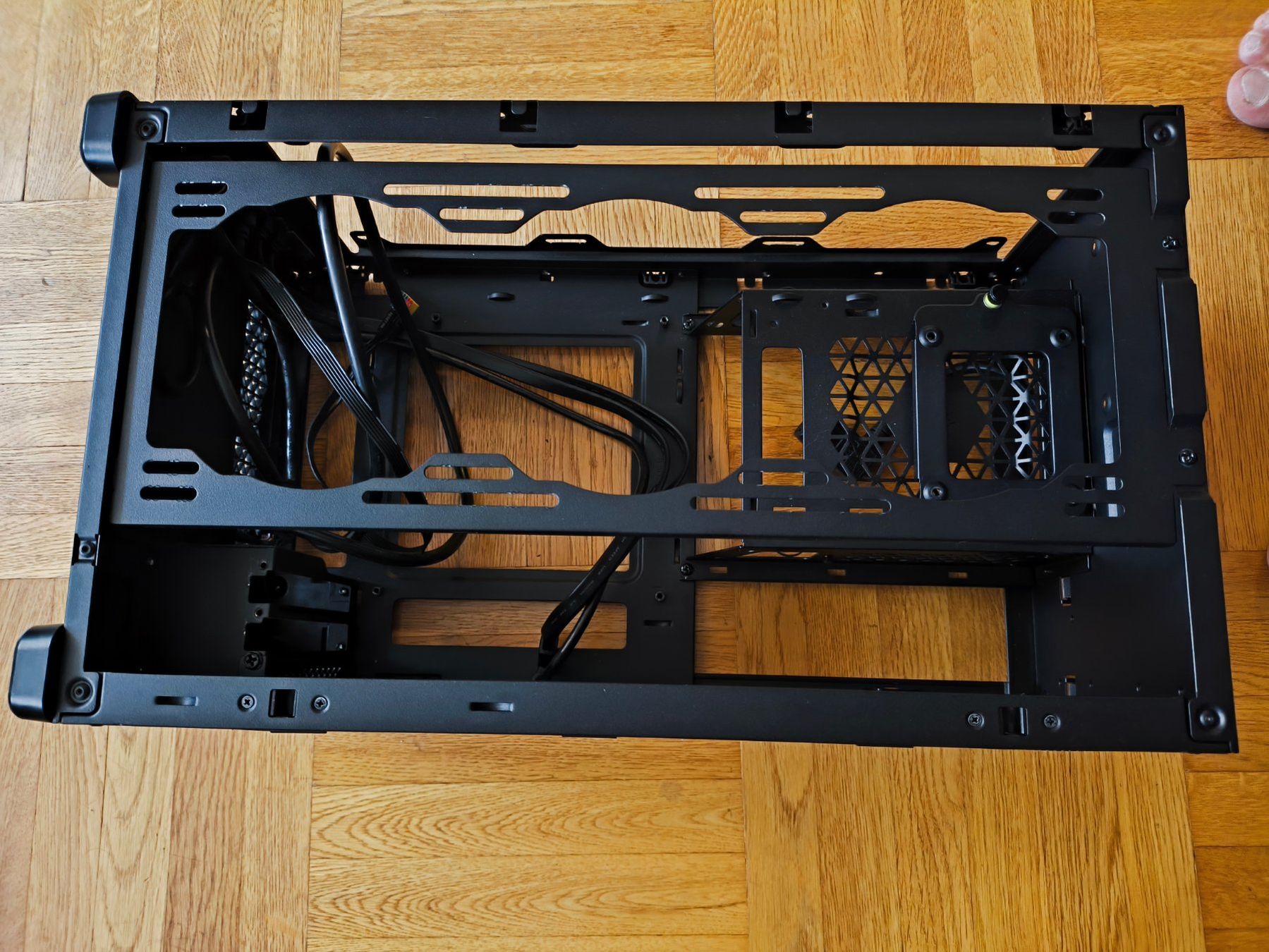 Corsair Custodie: Corsair PC mini-ITX Gehäuse Airflow 2000D – Usato da Möhlin venduto da mcintel 4