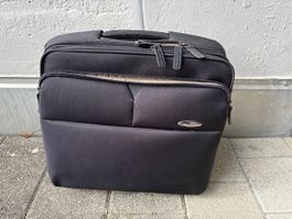 Schwarzer Pilotenkoffer Trolley - Robust und geräumig!
