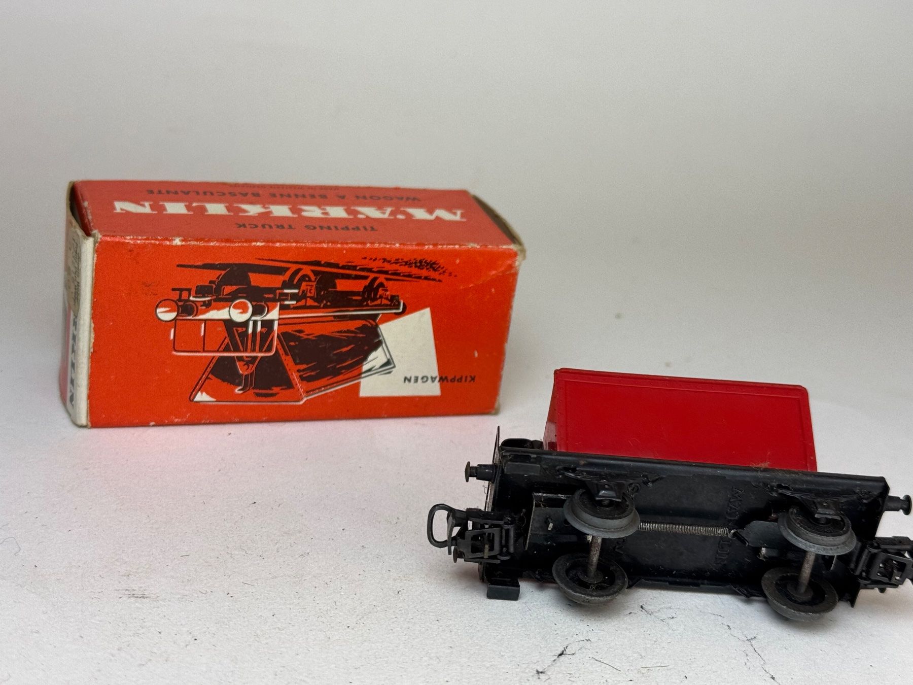 Märklin Modelleisenbahnen: Märklin Güterwagen Kipplore in Original  Verpackung – Gebraucht aus Elm von  1