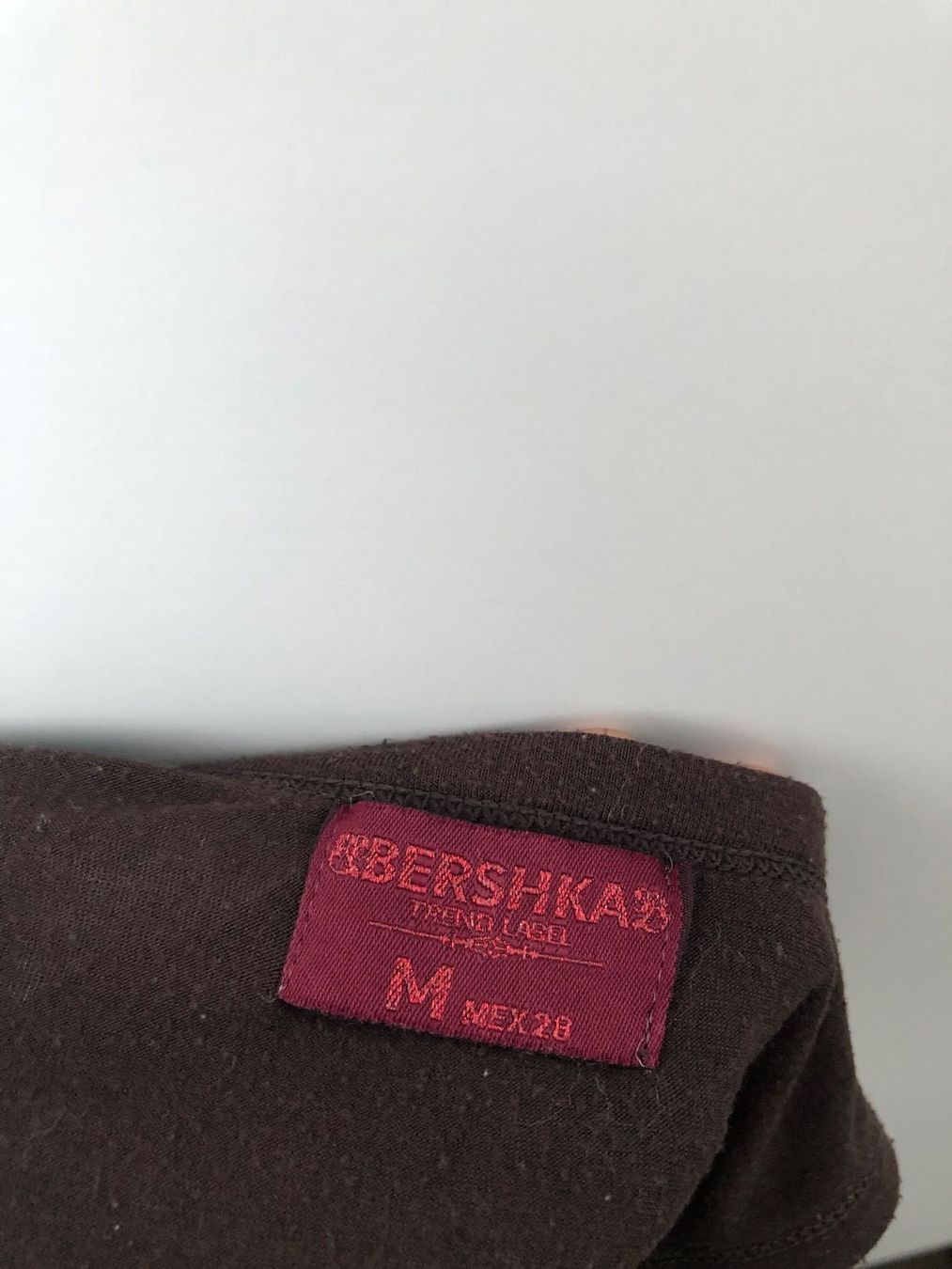 Bershka Top: Top mit goldenen Pailletten – Usato da Wiesendangen venduto da fed_jsw7 2