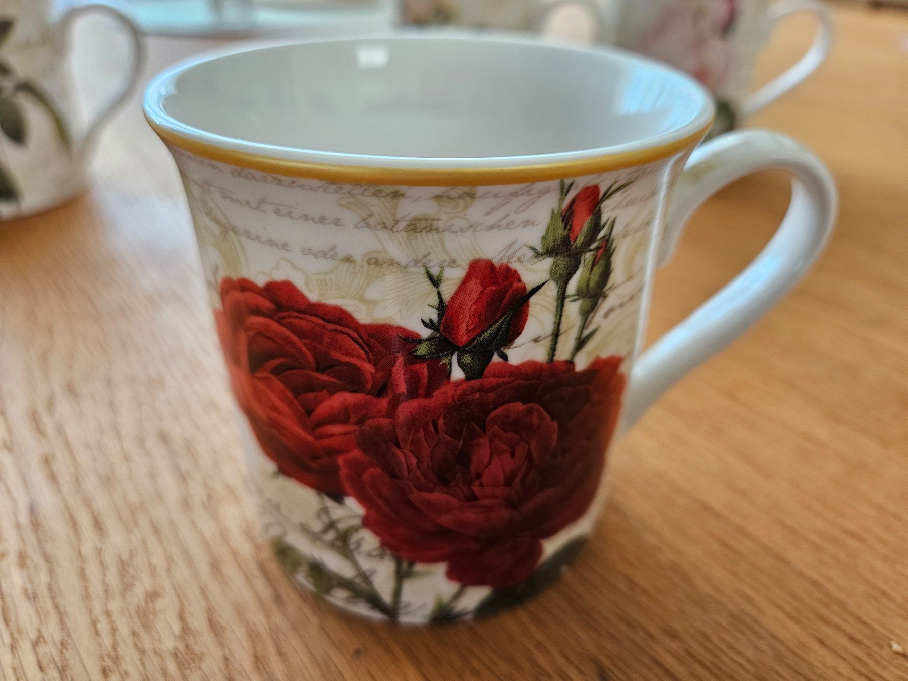 Tazze: 4 Tassen mit Rosenmotiv – Usato da Lyss venduto da sabethka 2