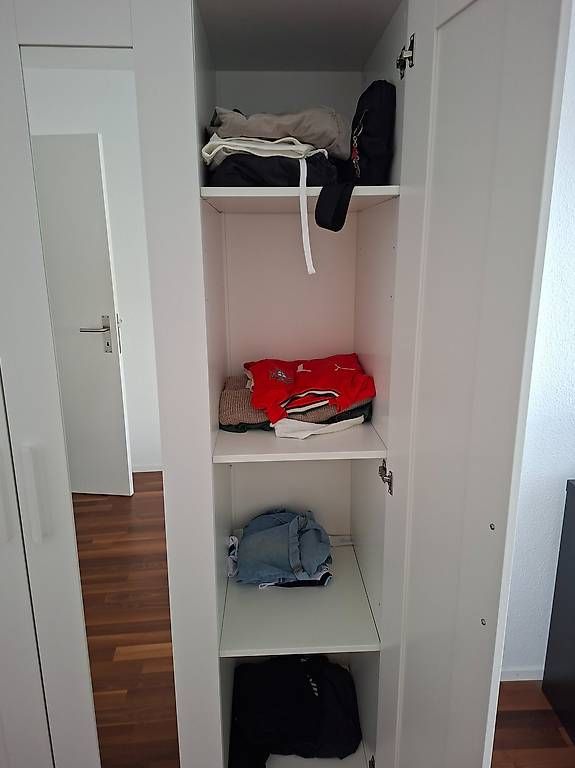 Schränke: Wardrobe – Gebraucht aus Zürich von car_sbh5 2