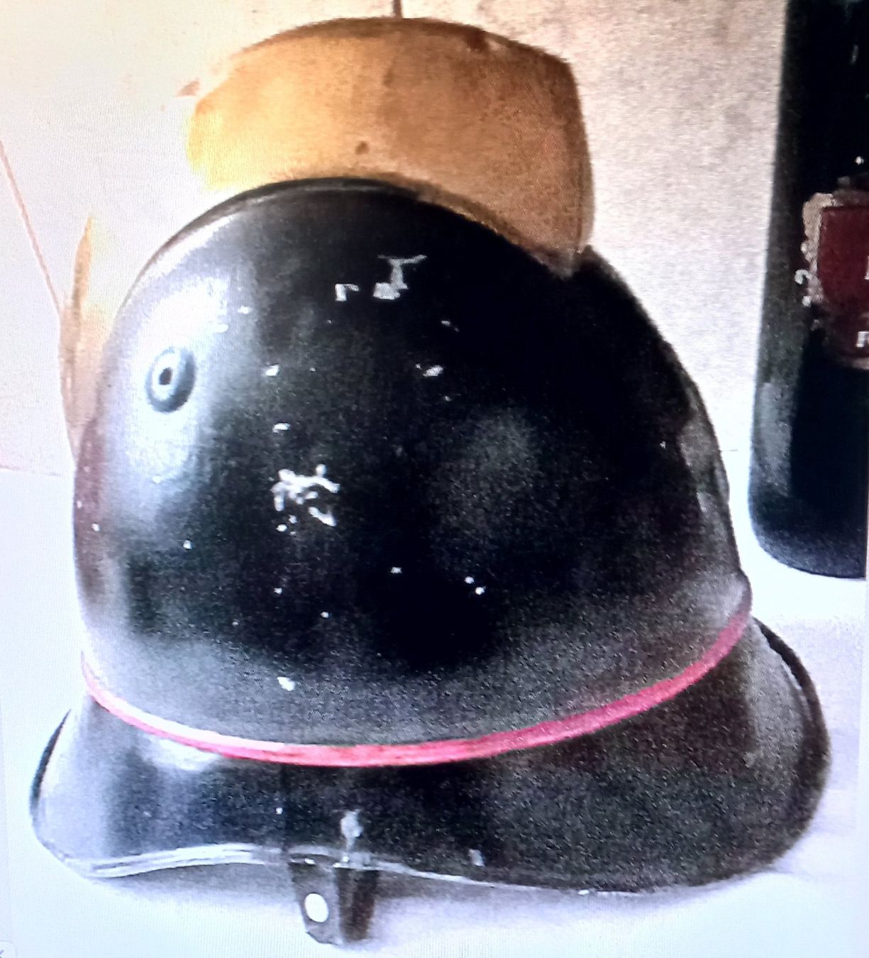 Pompieri: Alter Feuerwehrhelm aus Stahl – Usato da Baar venduto da 2cvbaar 4