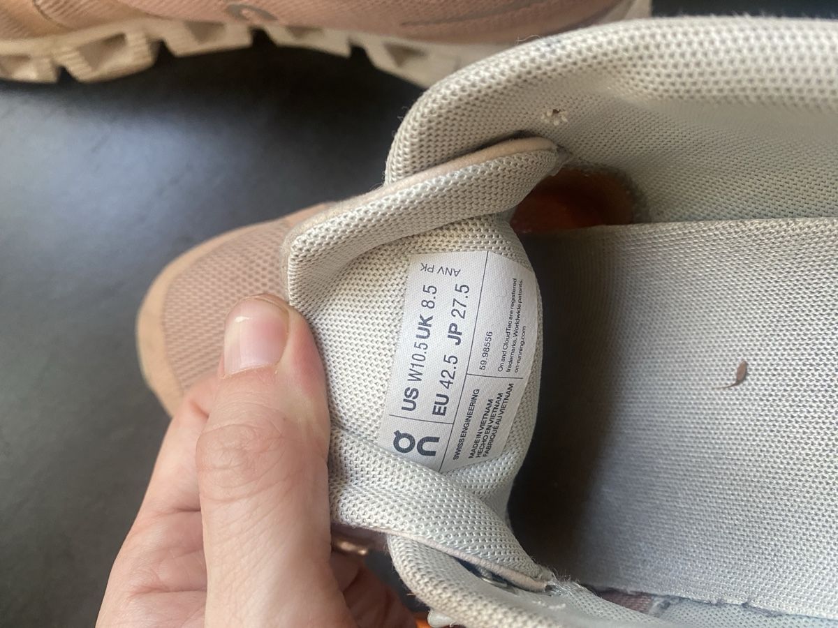 On Scarpe da uomo: On-Schuhe Rosa in Gr. 42.5 – Usato da Birsfelden venduto da Oepfelringli 2