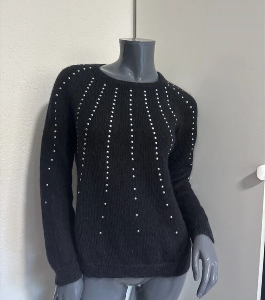 Pullover & Sweatshirts: Pull Sézane noir avec clous argentés taille S – Gebraucht aus Genève von Elophearse1204