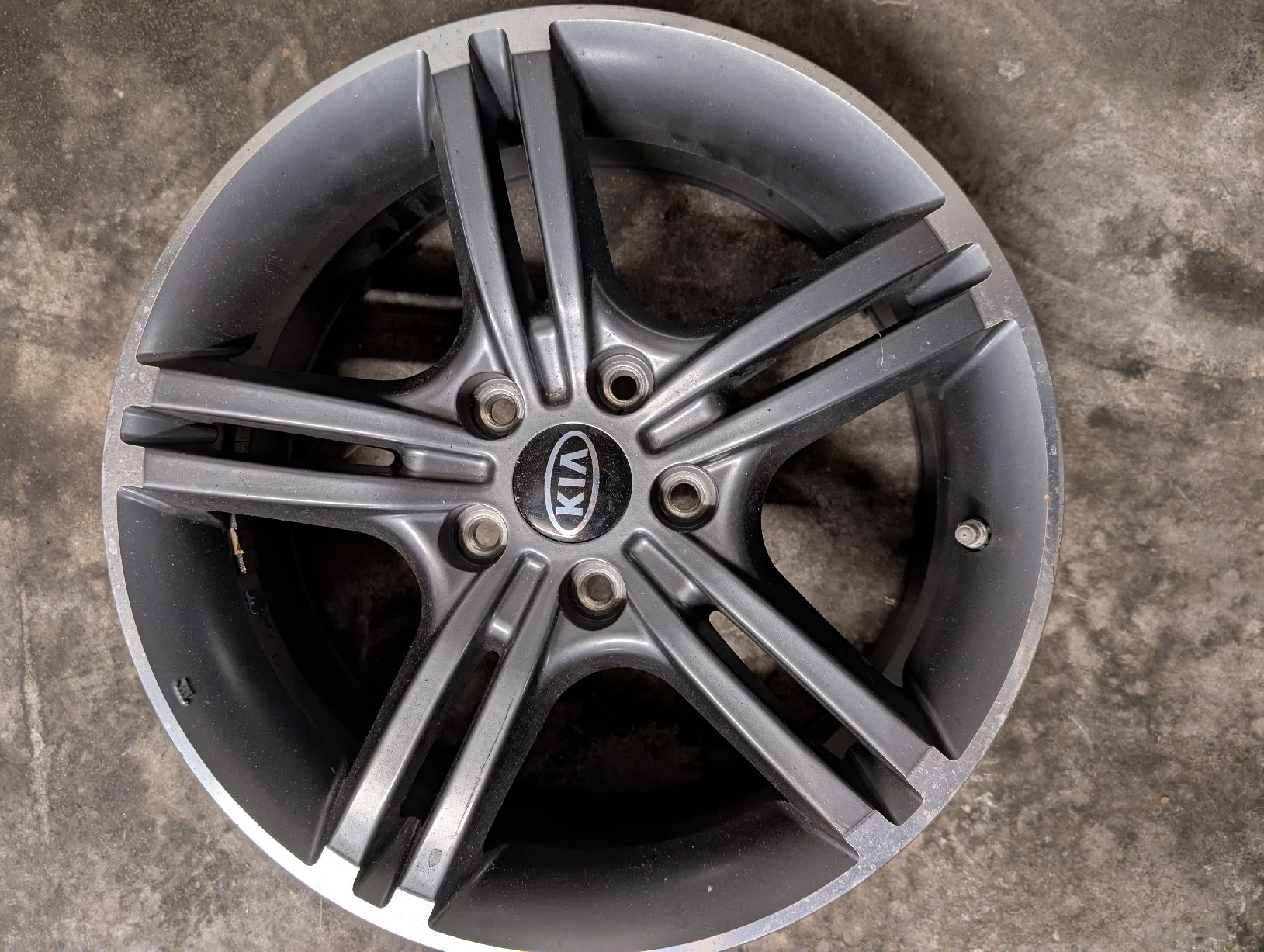 Kia Jantes: 4 Alufelgen zu Kia – D'occasion à Trimstein par ef79