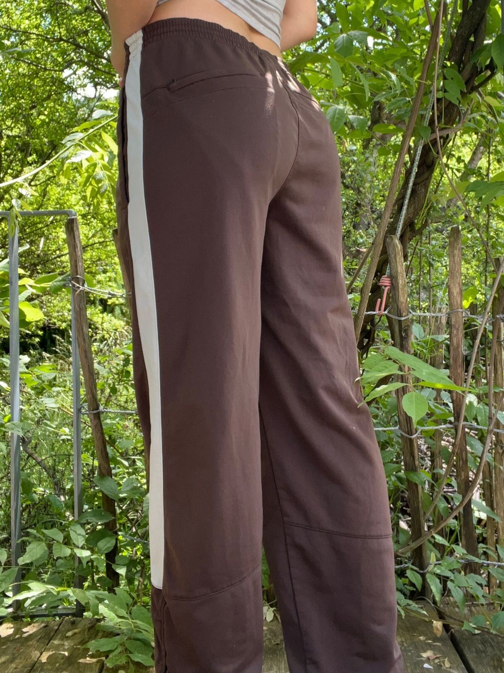 Nike Hosen: Nike Jogginghose Gr. M Braun – Gebraucht aus Häfelfingen von jul_g7r8 1