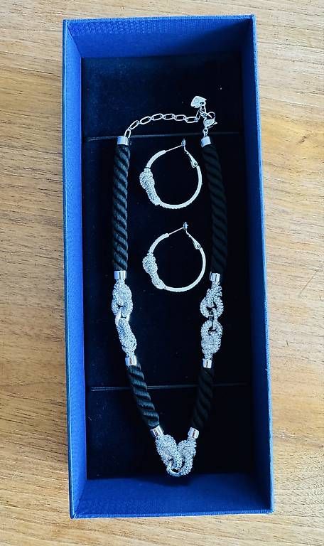 Colliers: Swarovski Collier und Creolen – D'occasion à Reiden par clou25 1