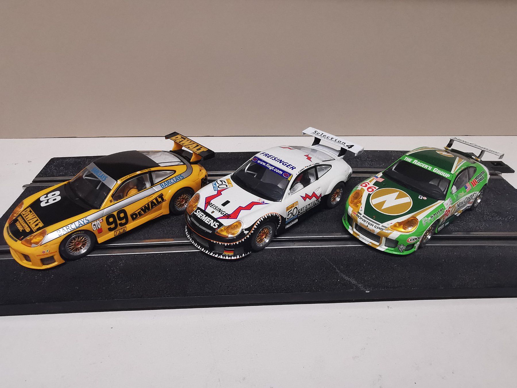 Hornby Rennbahnen: Set Scalextric Porsche mit Frontlicht – Gebraucht aus Winterthur von Lonpos1