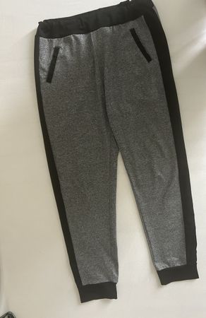 Graue Trainingshose mit Seitentaschen, Grösse XL, Neu! (51)