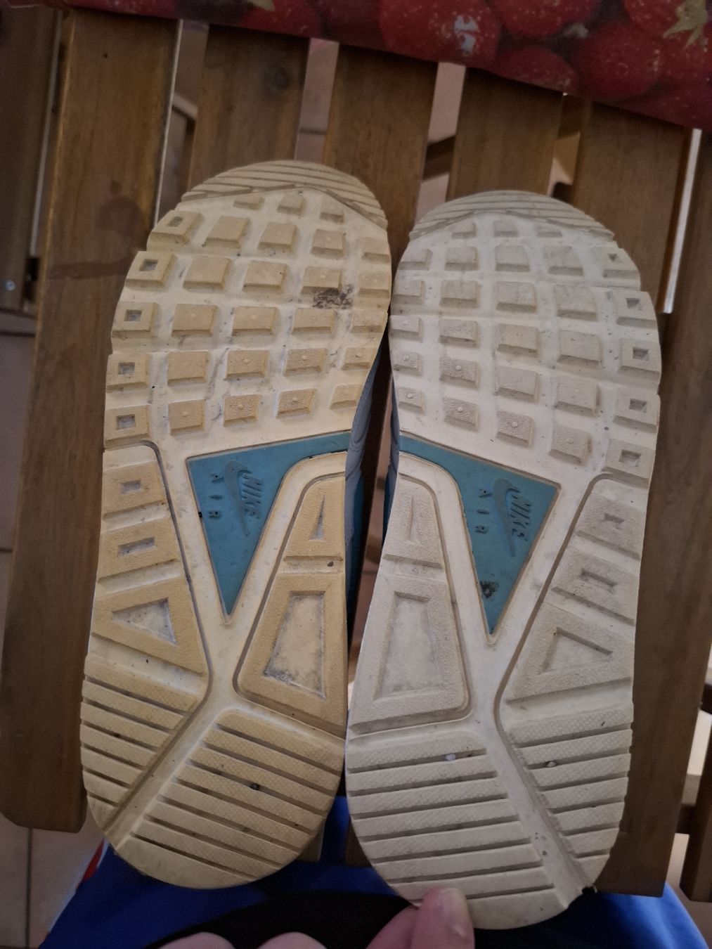 Nike Scarpe da donna: Nike Air Max bianche e azzurre, taglia 41 – Usato da Monte Carasso venduto da Buttefly 1