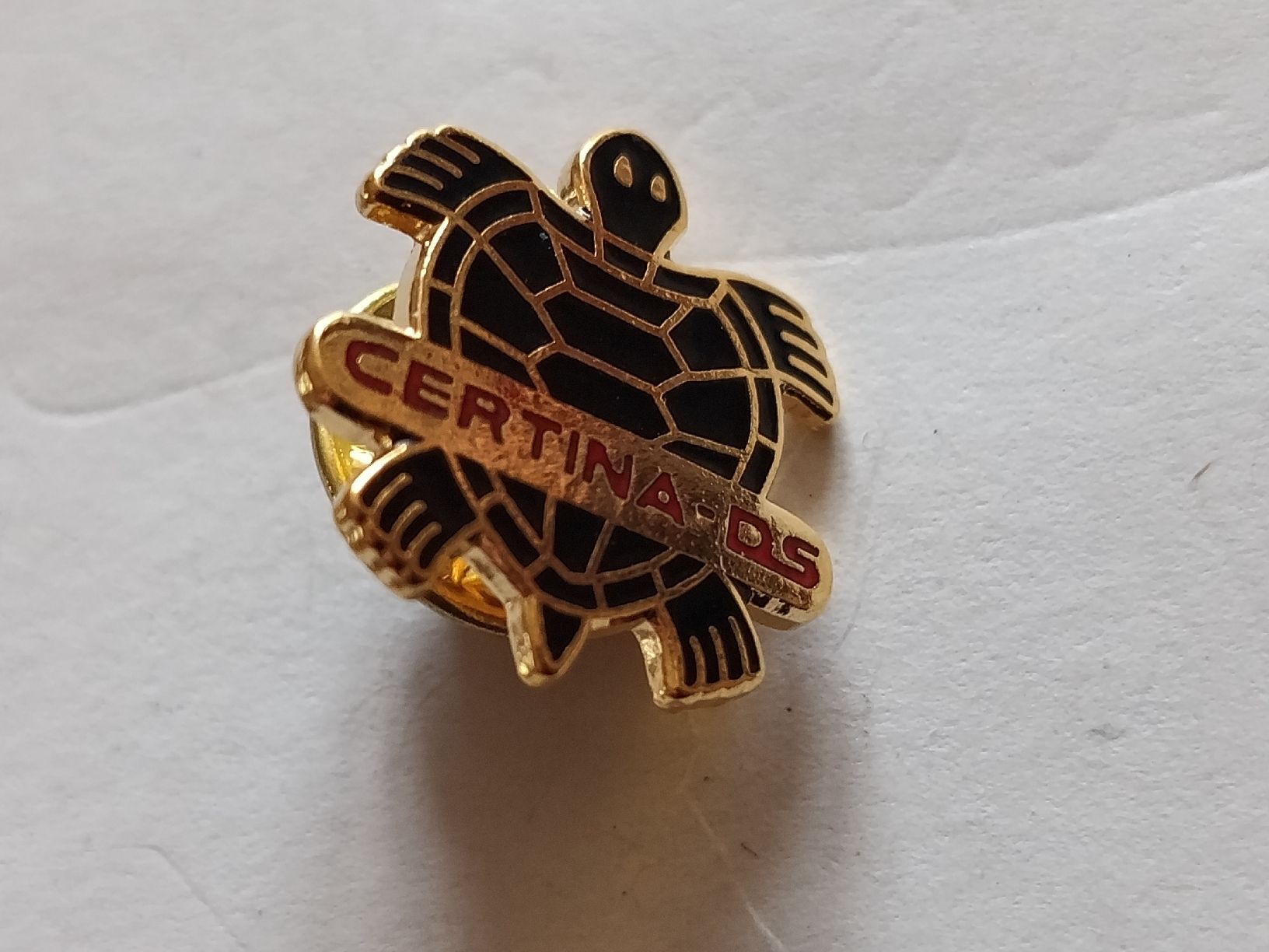 Certina Placchette & Badge: Pin Certina DS tortue montre... – Usato da Bex venduto da Canouille
