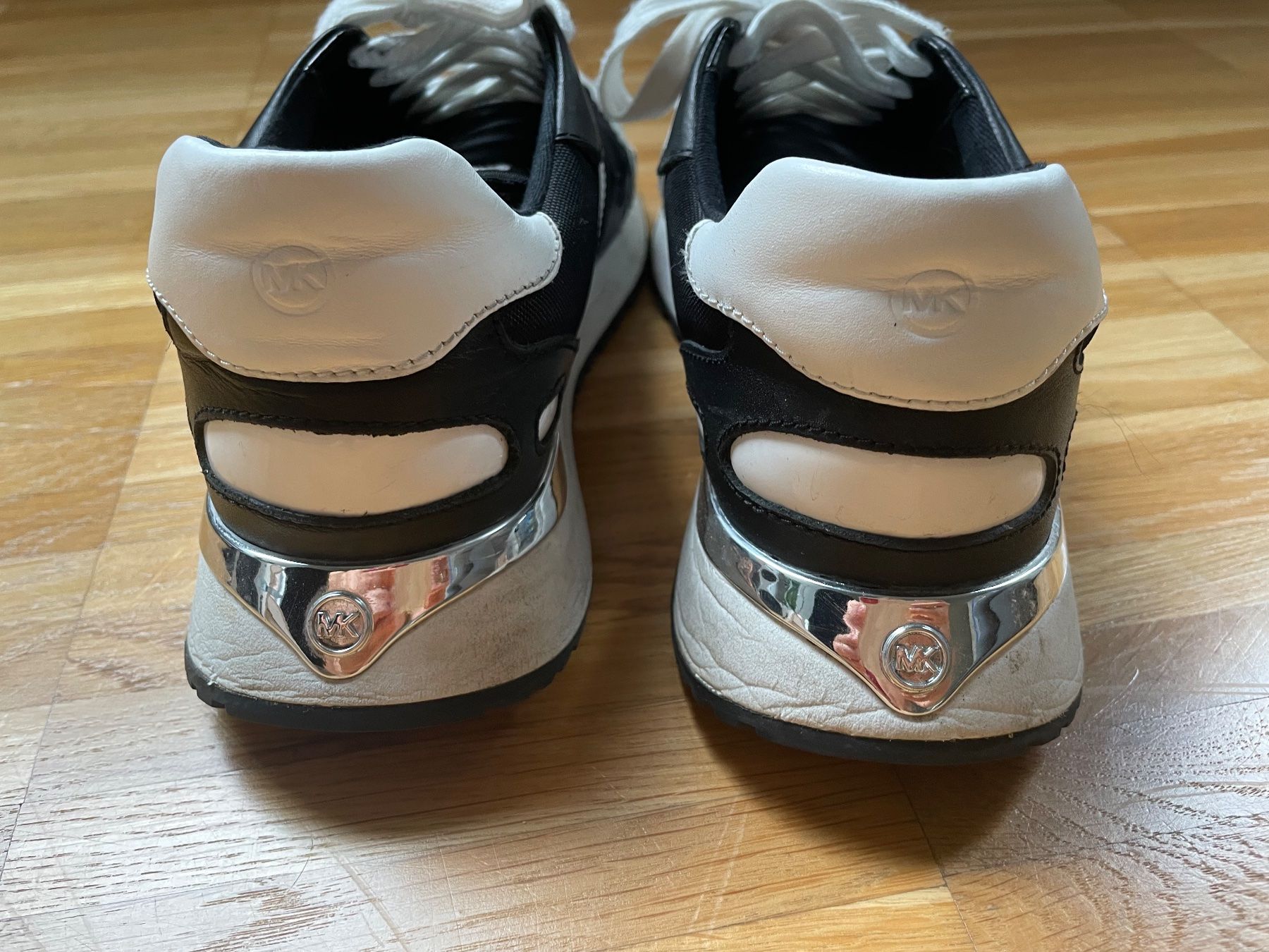 Michael Kors Scarpe da donna: Michael Kors Leather Sneakers 37 – Usato da Dübendorf venduto da VSAngel 3