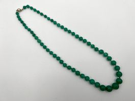 Halskette mit grünen Perlen 63 cm, Verschluss Silber 925