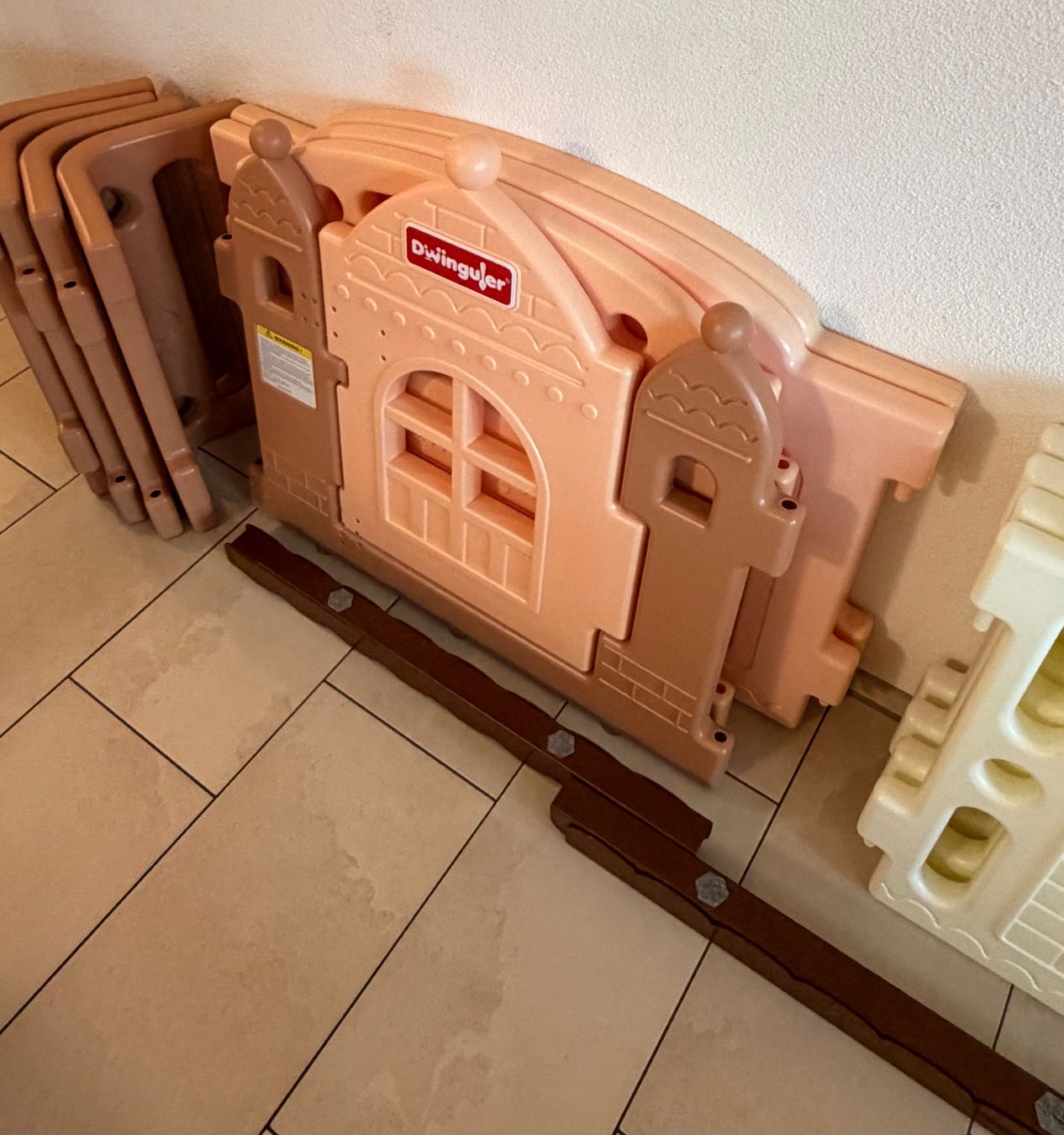 Lauf- & Sicherungsgitter: Dwinguler Castle – Gebraucht aus Dietikon von gab_qz7y 2