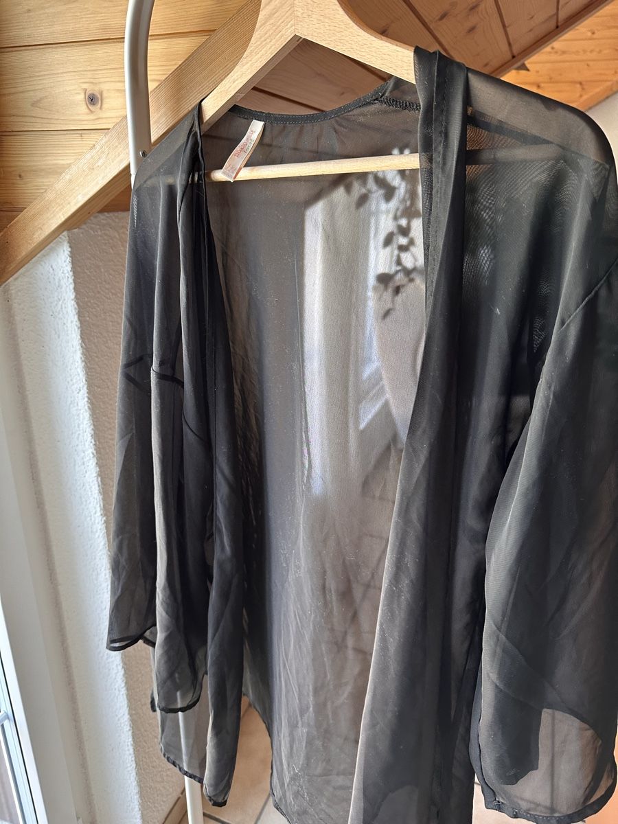 Vestes: Cardigan Gr. M schwarz – D'occasion à Münsingen par Secondhand89