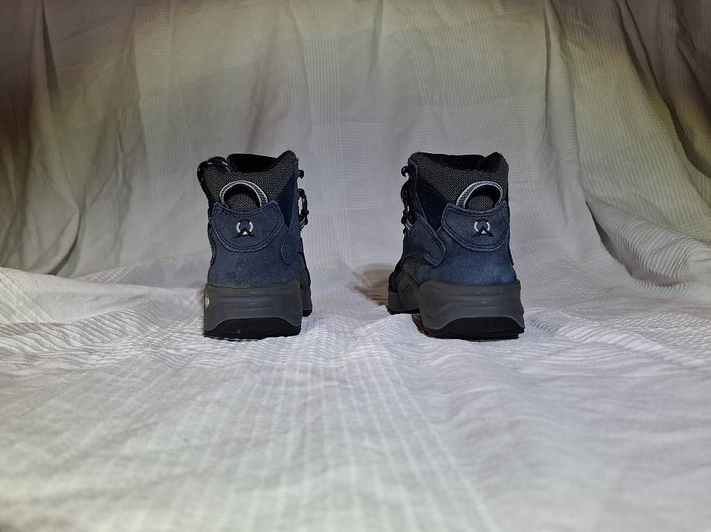 Scarpe per ragazzi: Wanderschuhe Lowa Gr.35 – Usato da Greifensee venduto da Timerons 2