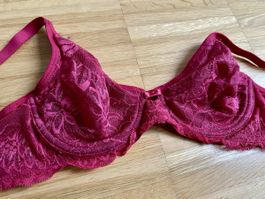 Triump Intricate Lace Underwire Bra Size 70 Cup B -6