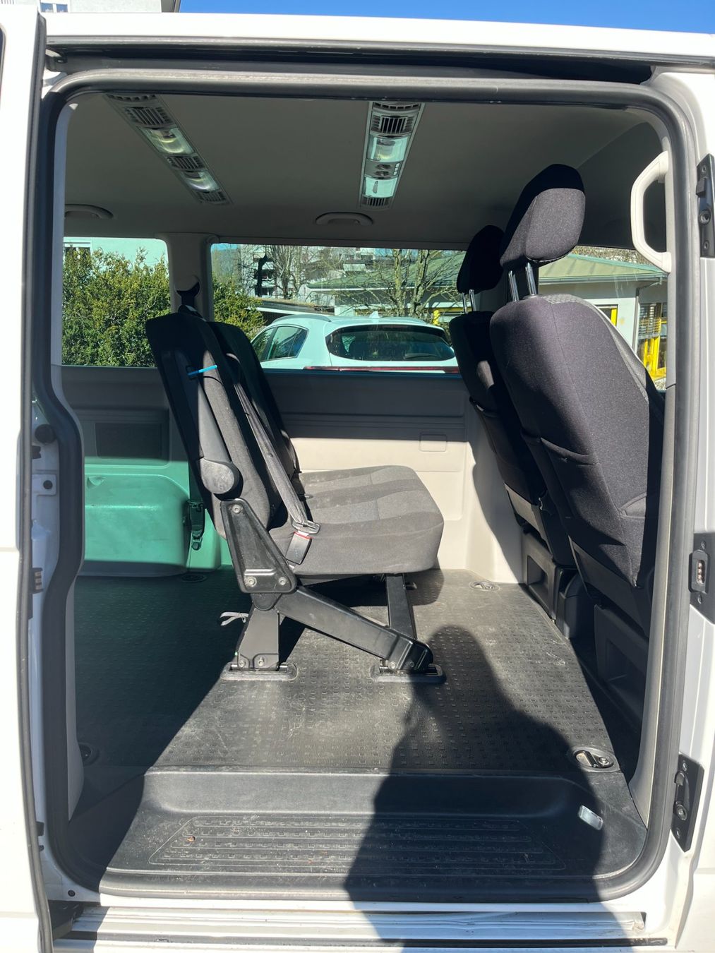 VW Nutzfahrzeuge: VW T6 Caravelle – Gebraucht aus Dietikon von val_pq9q 4