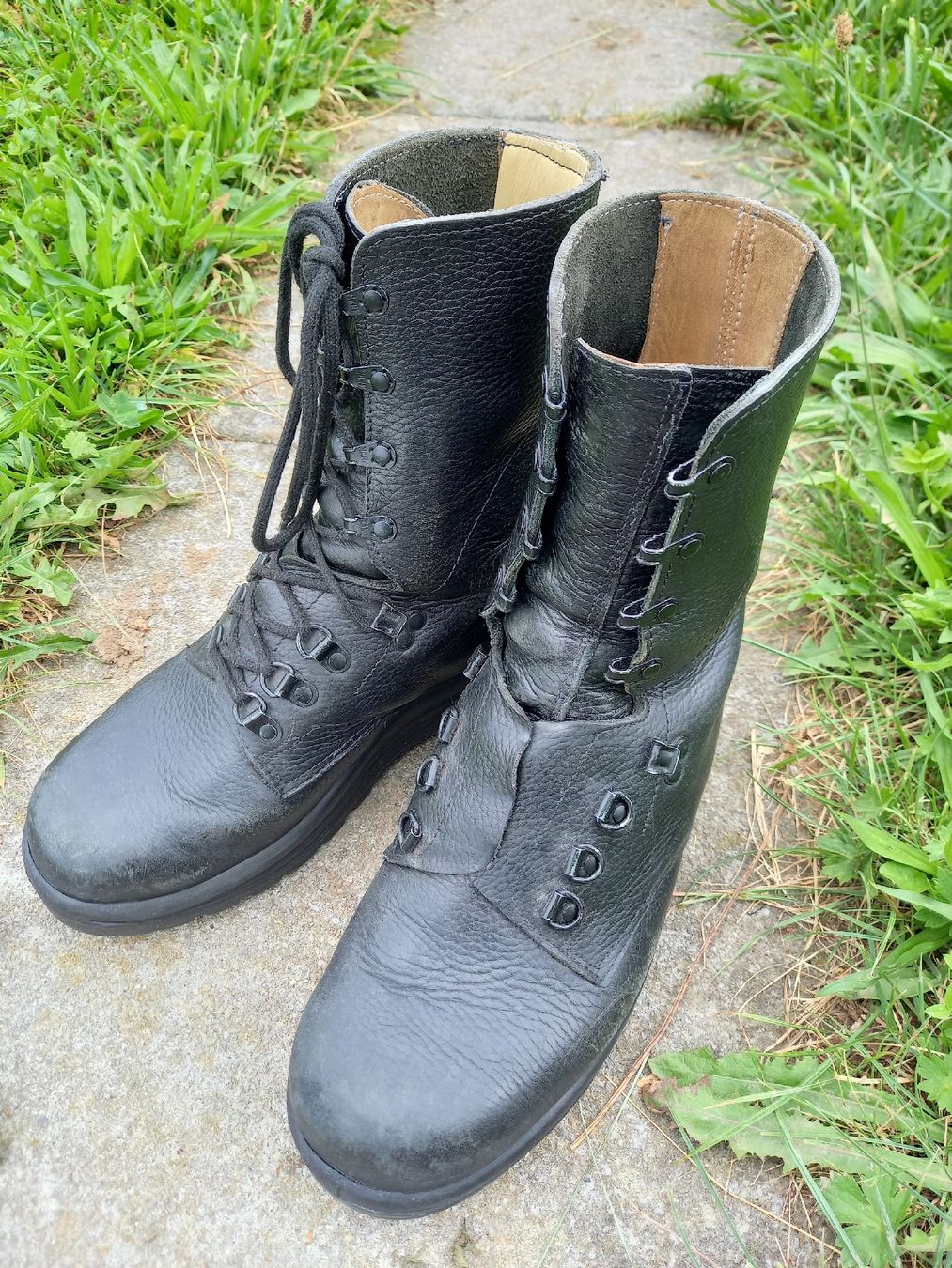 Minerva Scarpe da uomo: Kampfstiefel Minerva 280/7 gebraucht – Usato da Galgenen venduto da Allerlei8854