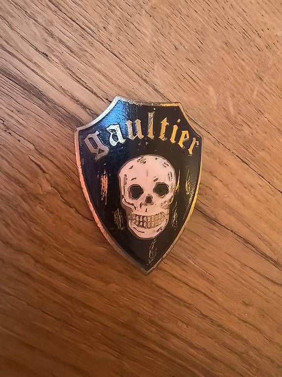 Broschen & Nadeln: Gaultier Original Vintage Pin Anstecker Brosche – Gebraucht aus Steg im Tösstal von max_sdp9 1