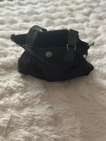 Schwarze Handtasche , sehr guter Zustand.