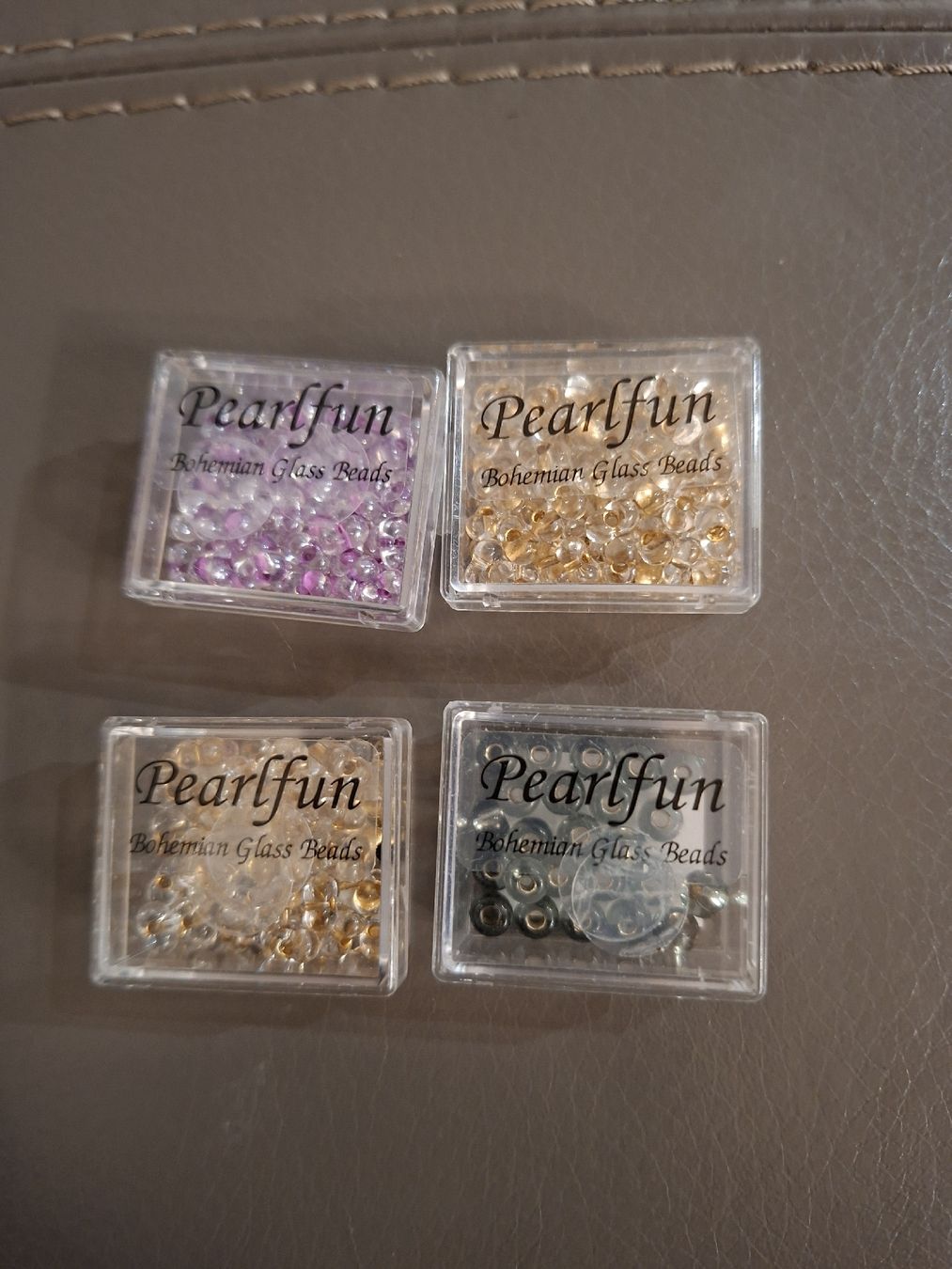 Perle (finte): Perles rocaille "Pearlfun" – Nuovo e nell'imballaggio originale da Vevey venduto da Manatee29