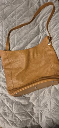 Tan Leather Shoulder Bag, Pristine Condition, Stylish!