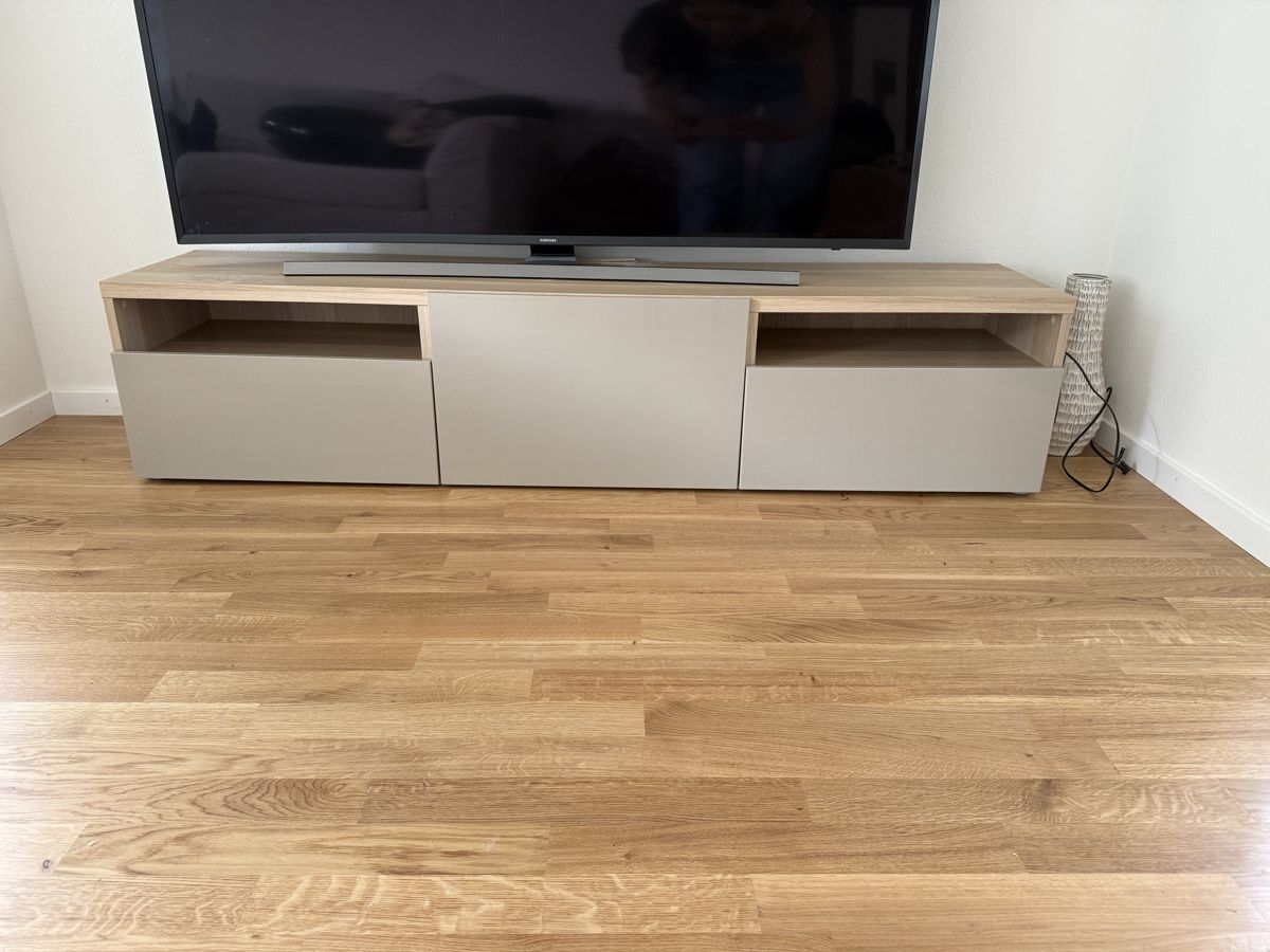 Ikea Mobili TV: IKEA TV Sideboard – Usato da Luzern venduto da AlinaParche 1