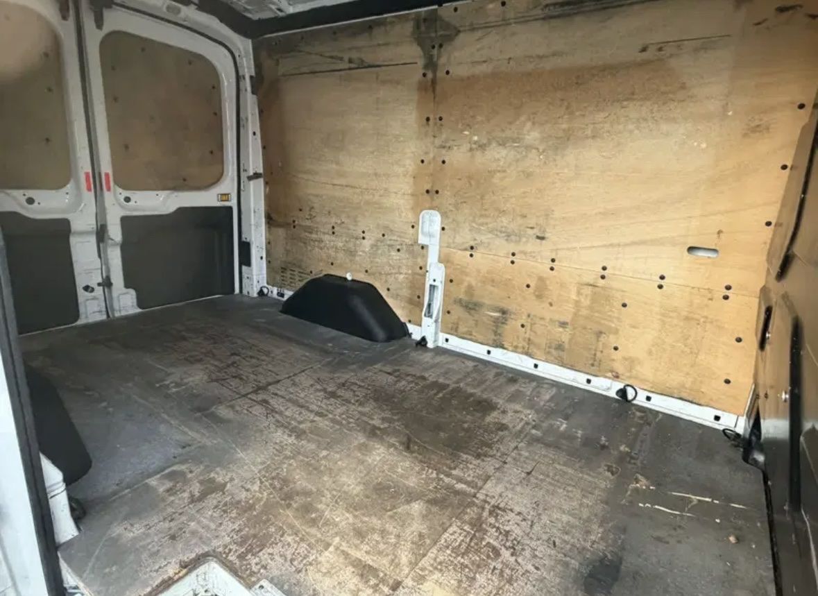 Ford Camping Fahrzeuge: Ford Transit 450M 4x4 – Gebraucht aus Oberwil-Lieli von Facundo101 6