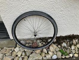 28 Zoll Vorderrad Shimano Paralax Nabe
